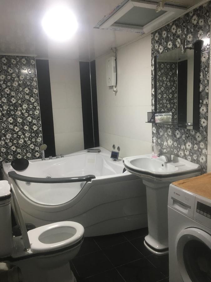 באטומי Duru'S Apartment With 3 Bedrooms מראה חיצוני תמונה