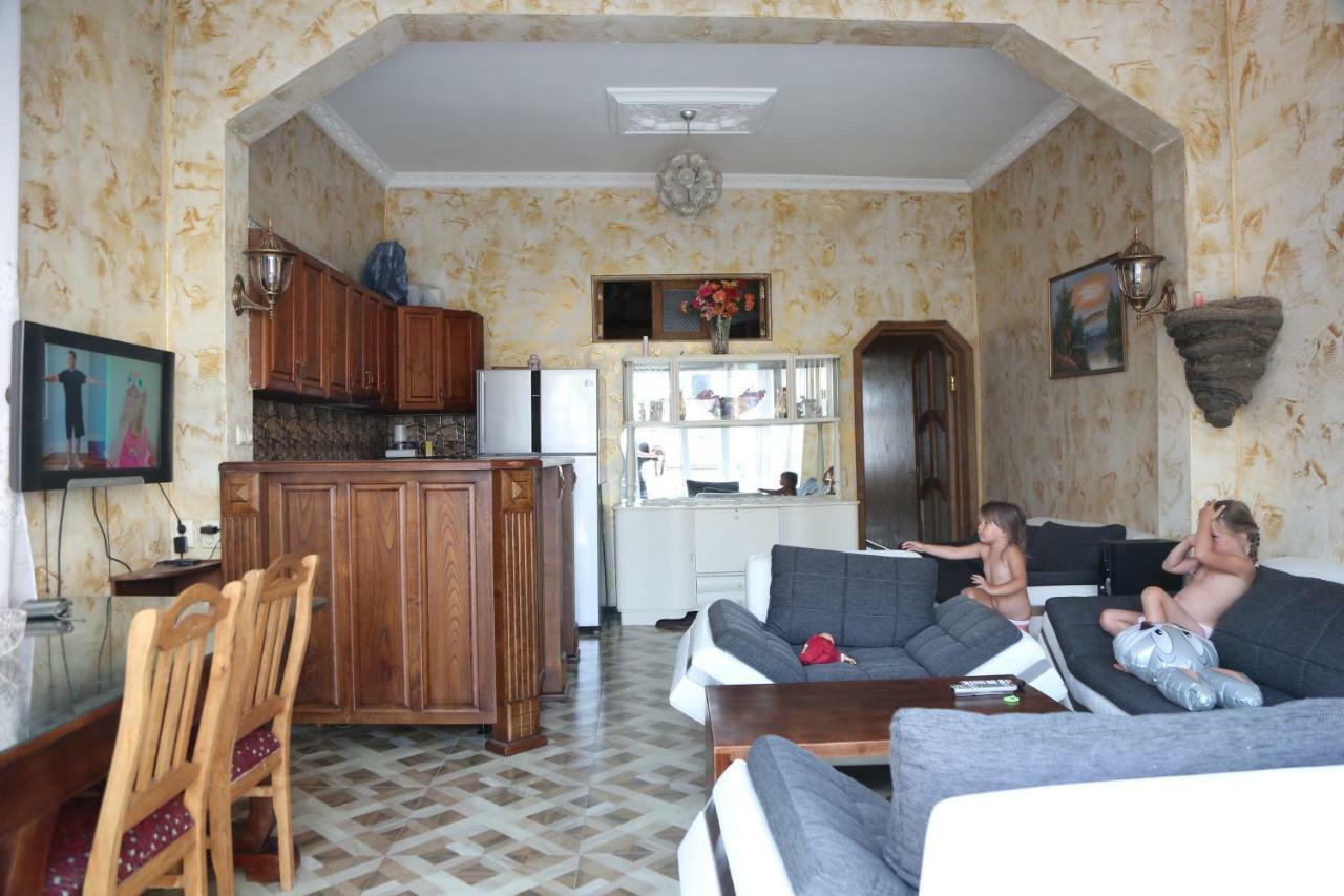 באטומי Duru'S Apartment With 3 Bedrooms מראה חיצוני תמונה